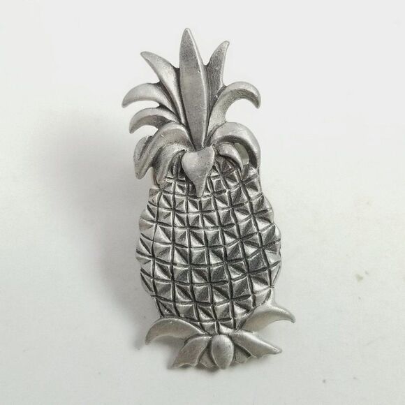 Vintage Pineapple Pin, Silver Tone Fruit Shaped Brooch, Retro Unisex Estate - Picture 1 of 6